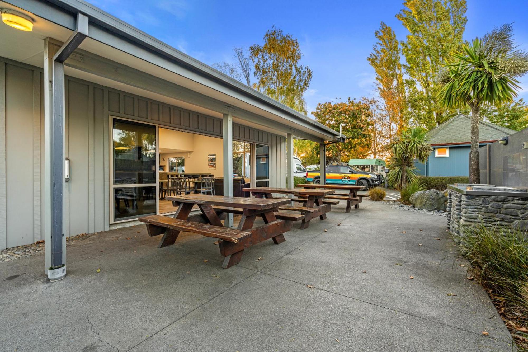 Tasman Holiday Parks - כרייסטצ'רץ' מראה חיצוני תמונה The cafe at the centre