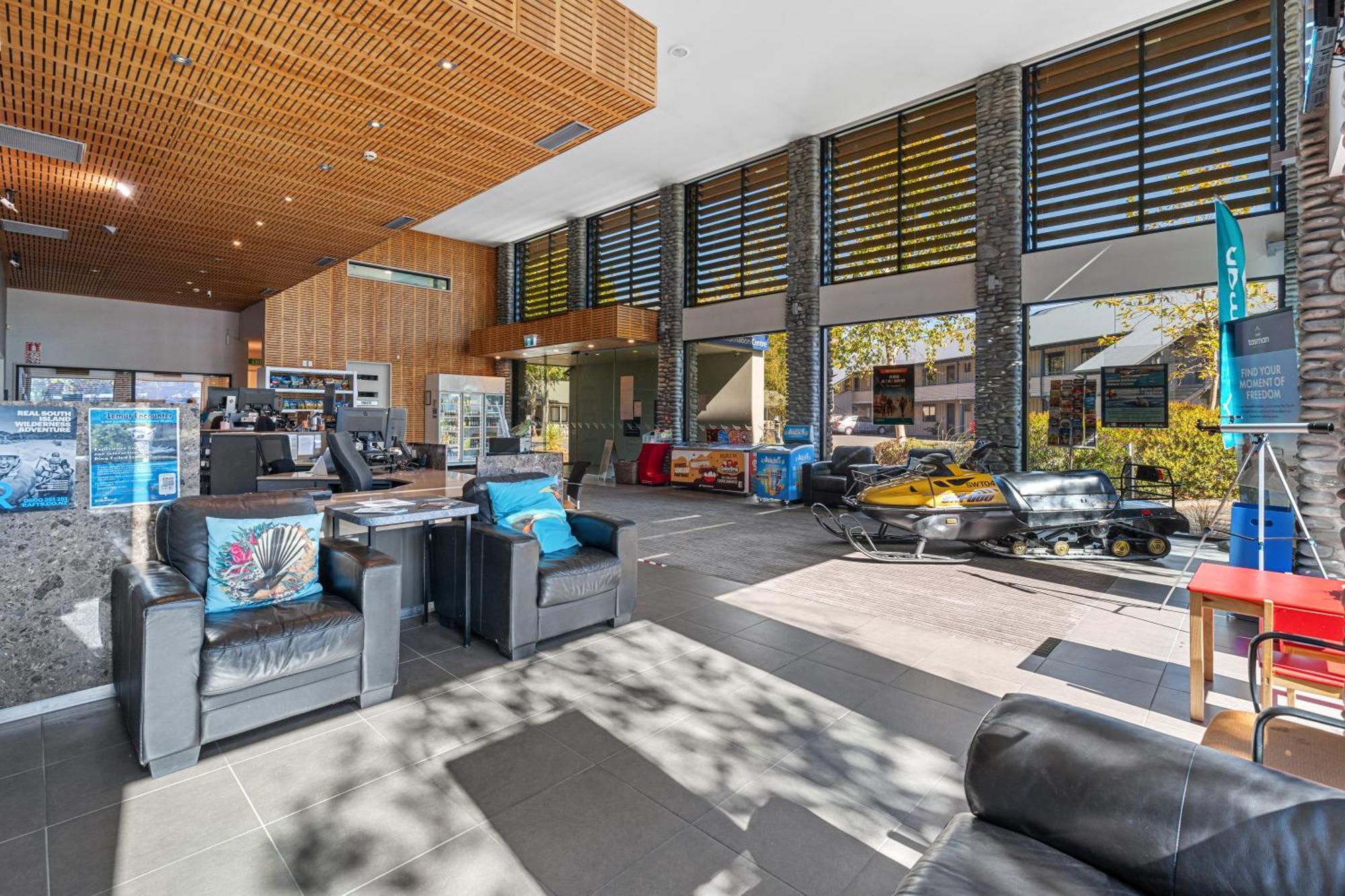 Tasman Holiday Parks - כרייסטצ'רץ' מראה חיצוני תמונה The interior of the terminal