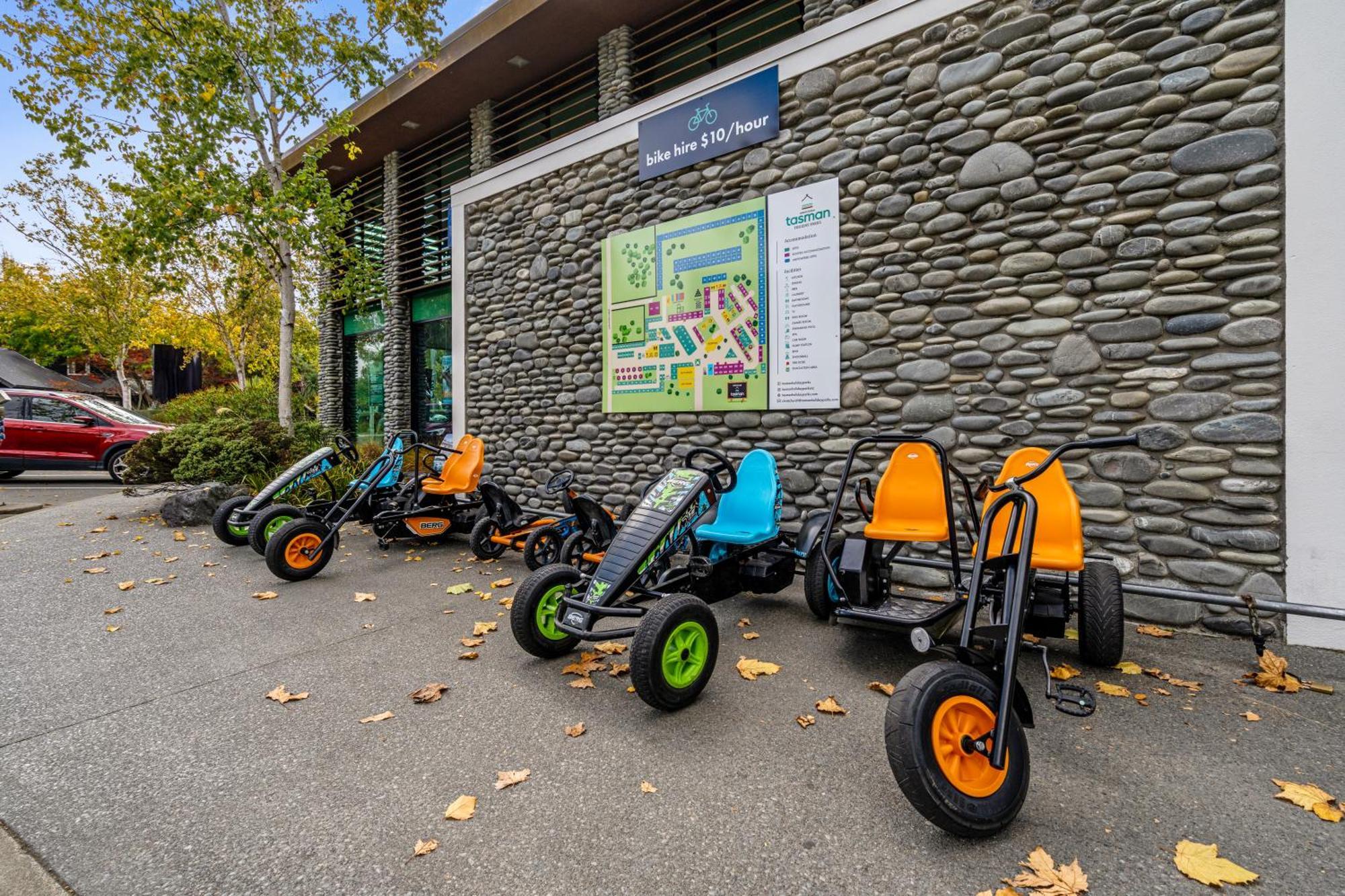 Tasman Holiday Parks - כרייסטצ'רץ' מראה חיצוני תמונה The Visitor Centre at the National Motor Museum