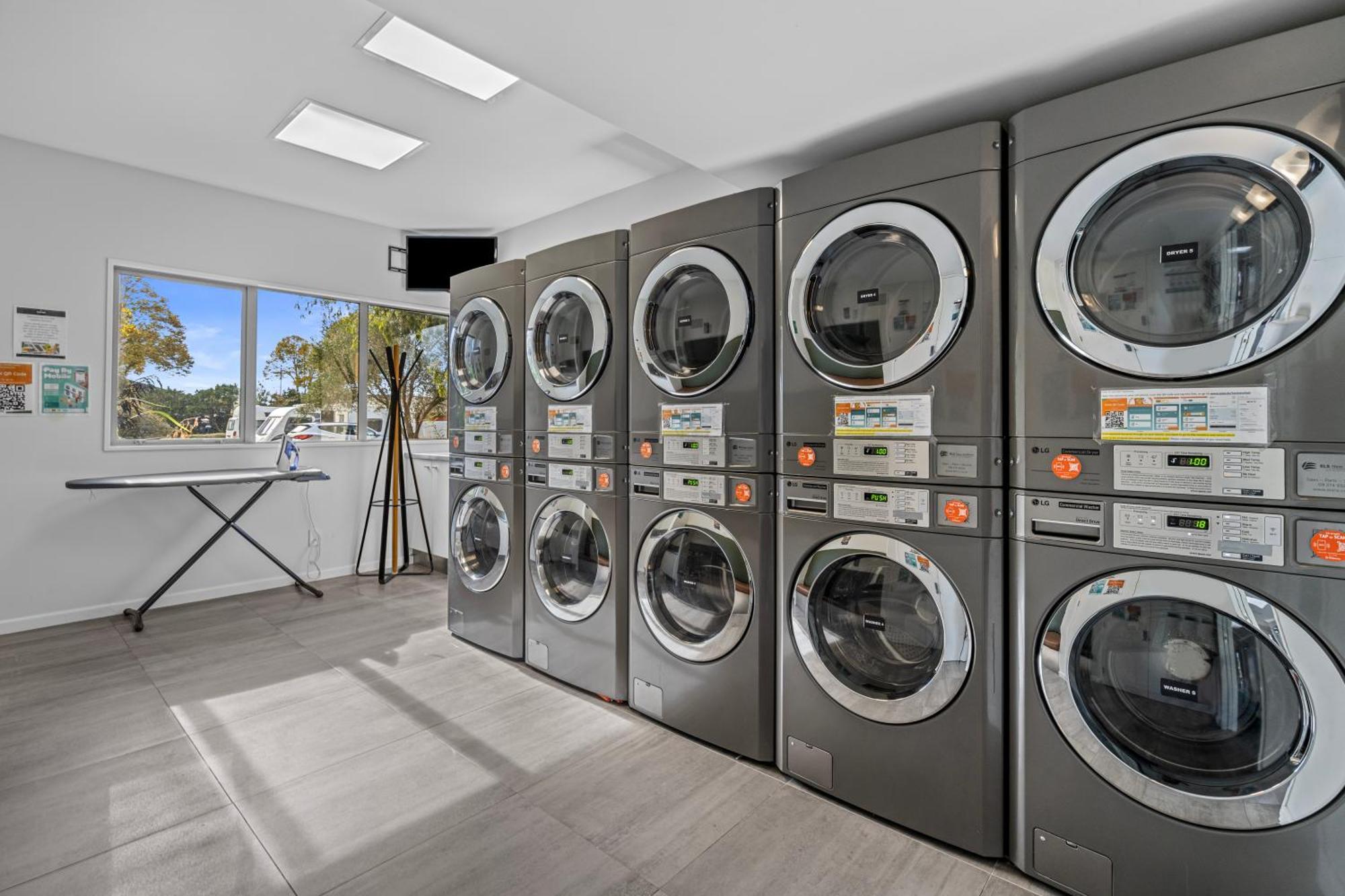 Tasman Holiday Parks - כרייסטצ'רץ' מראה חיצוני תמונה Commercial laundry