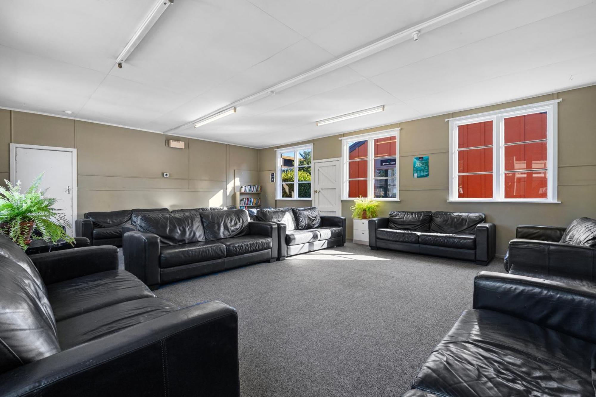 Tasman Holiday Parks - כרייסטצ'רץ' מראה חיצוני תמונה The lounge at the station