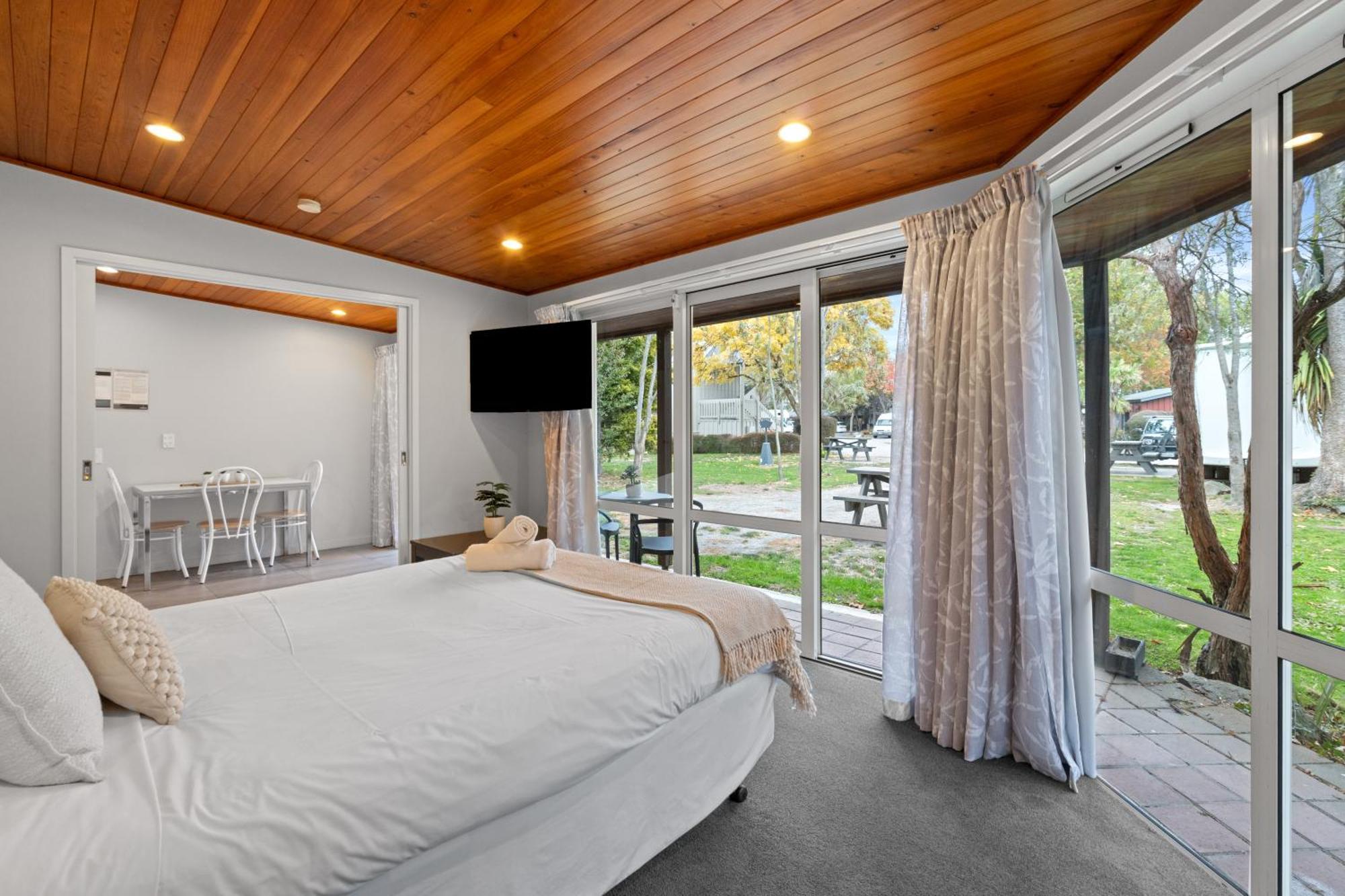 Tasman Holiday Parks - כרייסטצ'רץ' מראה חיצוני תמונה A bedroom at the hotel
